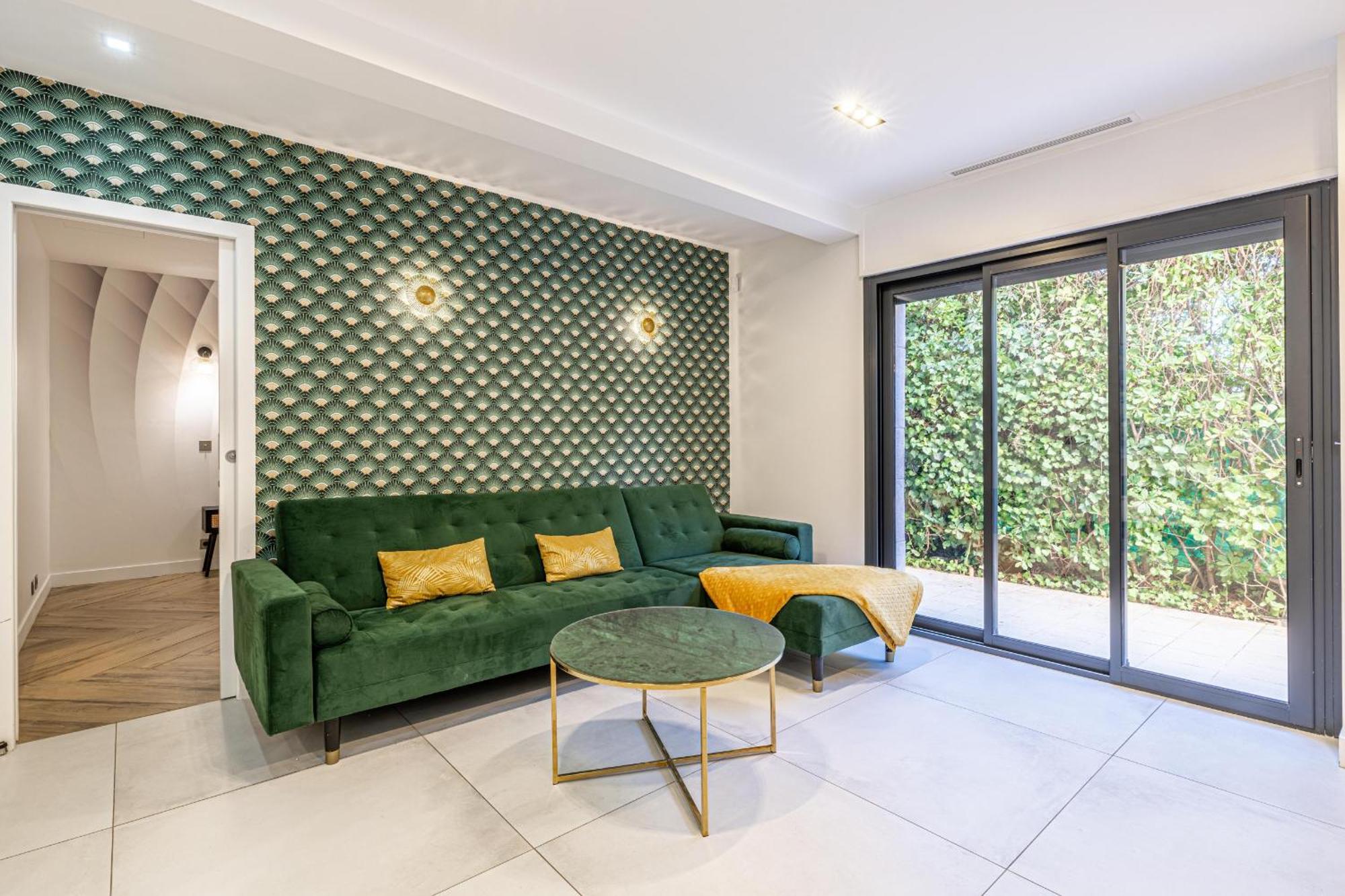 New! De Luxe Centre * Cannes