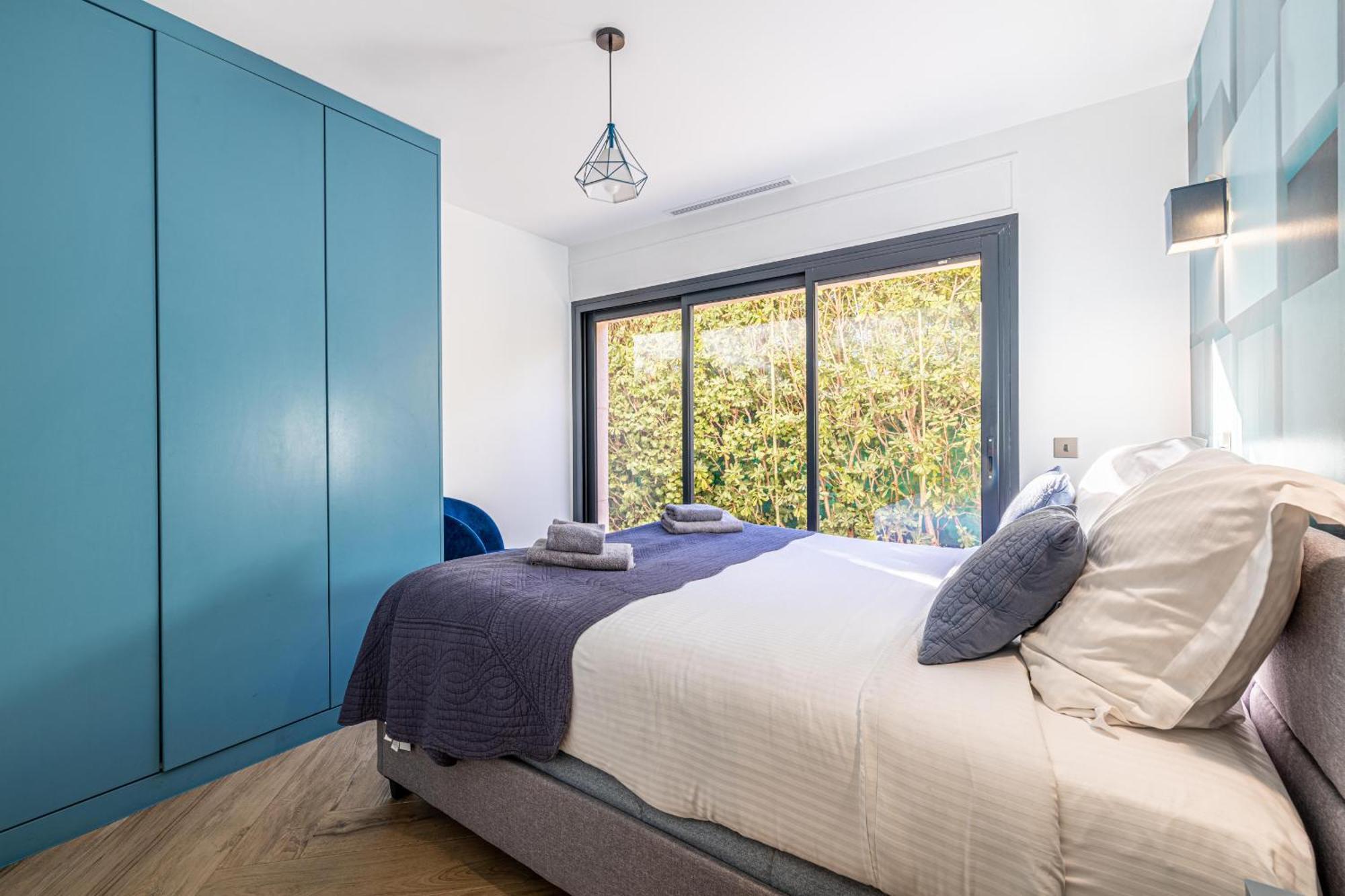 New! De Luxe Centre Villa *