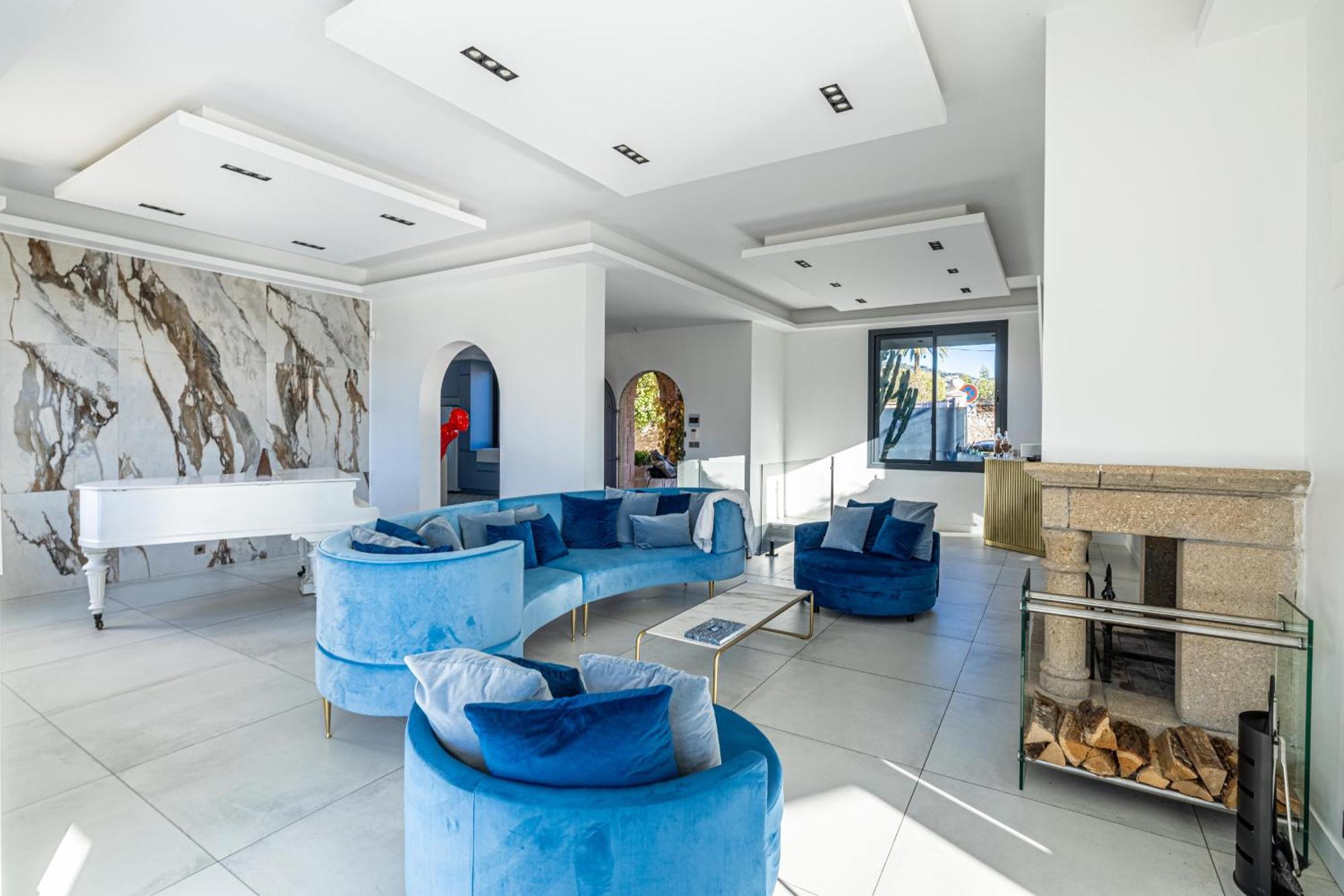 New! De Luxe Centre Cannes